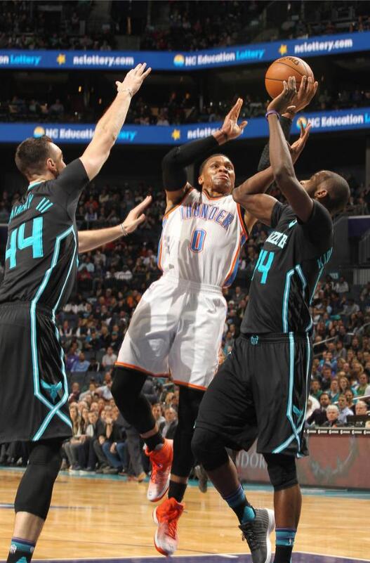 击穿湖人阵 击穿湖人阵