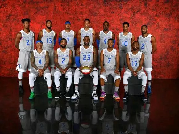 背后是一套 背后是一套